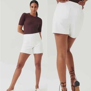 On-the-Go 6” Shorts with Ultimate Opacity Technology